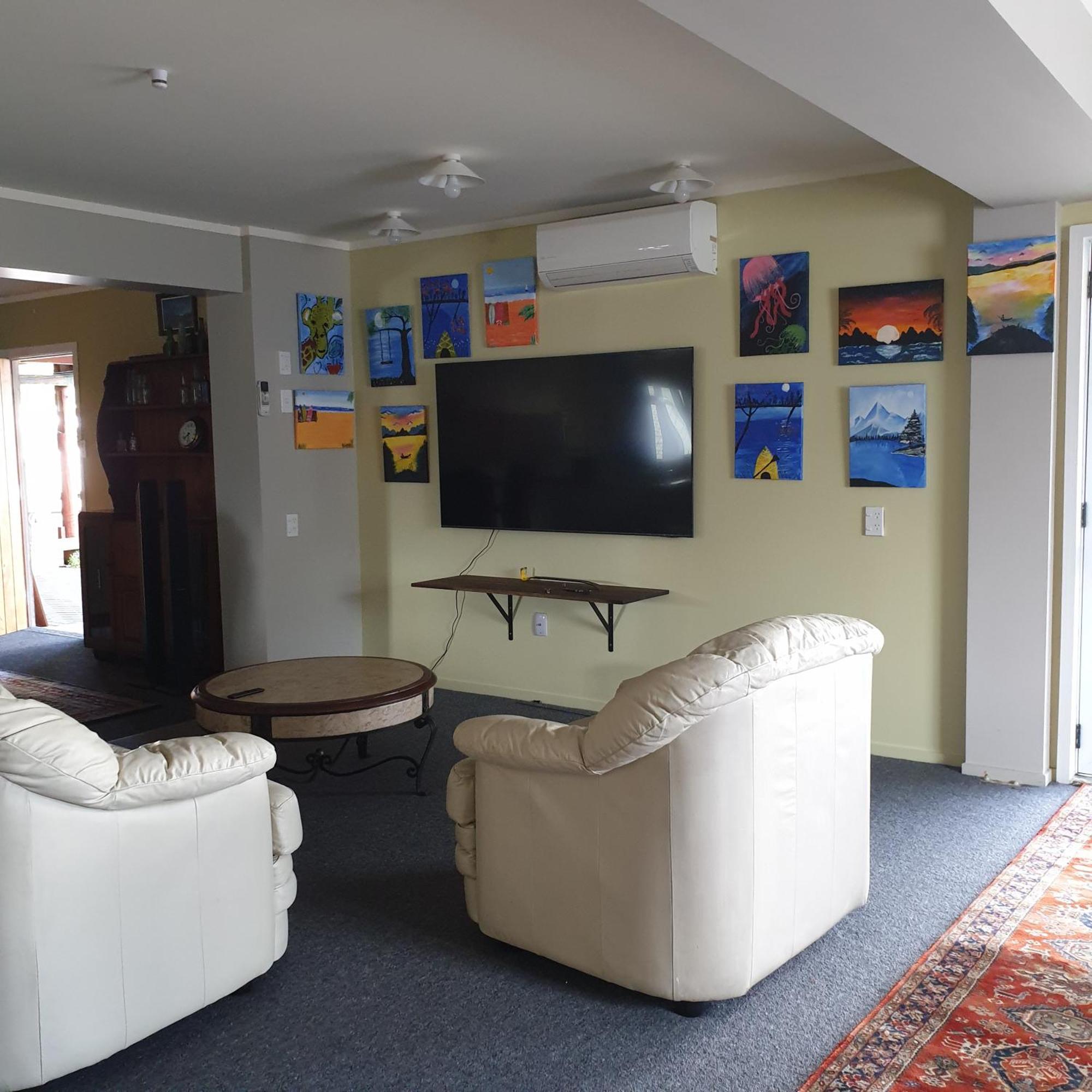 The Redbarn Villa Turangi Exterior photo